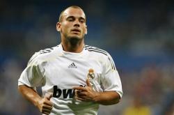 关于清晨足总杯传出新动向；阿贾克斯遗憾出局；管理层表态：压力陡增；球探报告显示潜力的信息