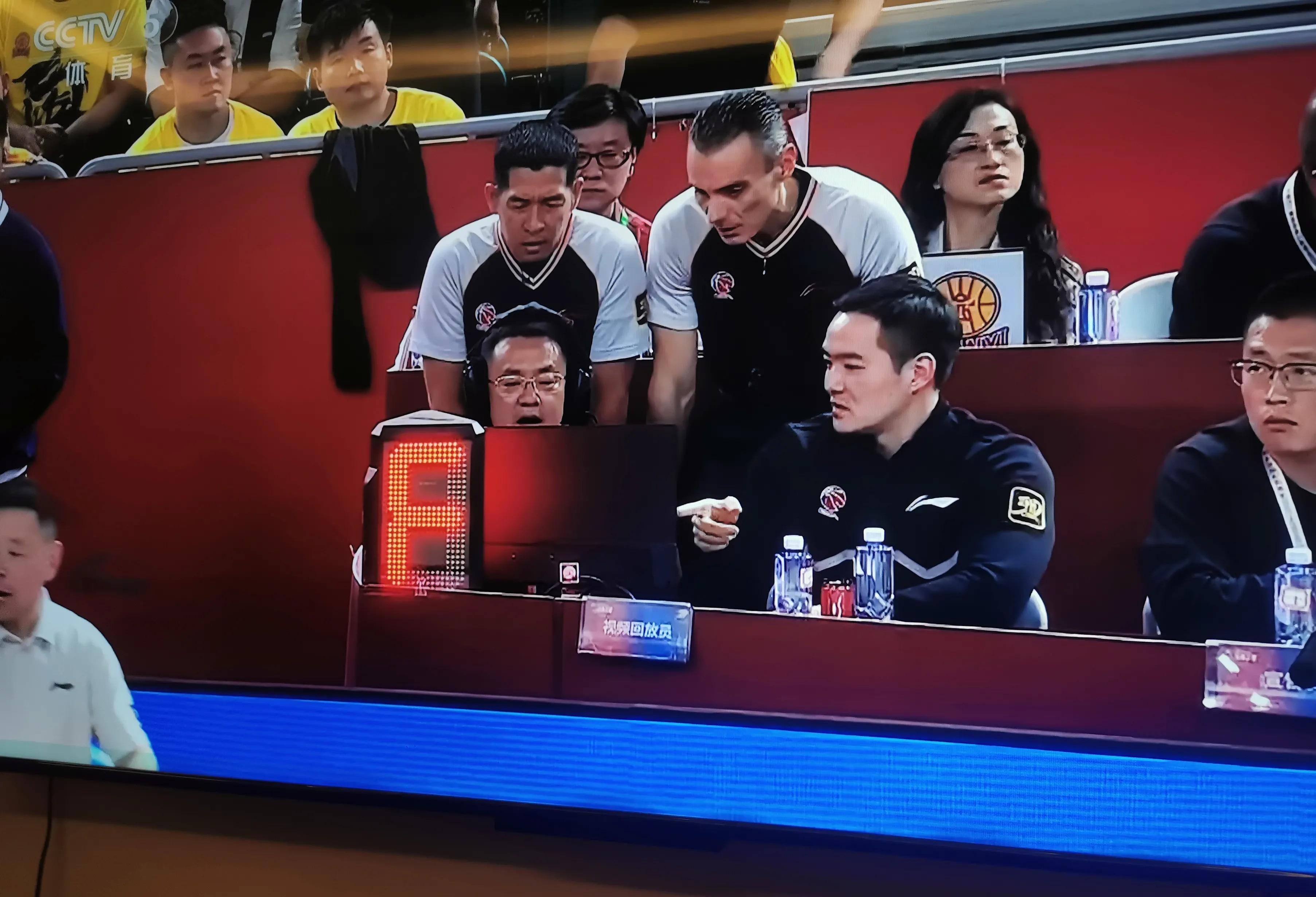 关于集结日马赛绝杀压哨：CBA季后赛节点到来，管理层满意，资深球员宣示担当的信息