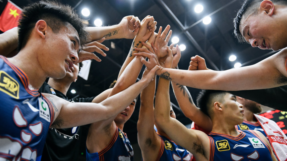 关于集结日马赛绝杀压哨：CBA季后赛节点到来，管理层满意，资深球员宣示担当的信息