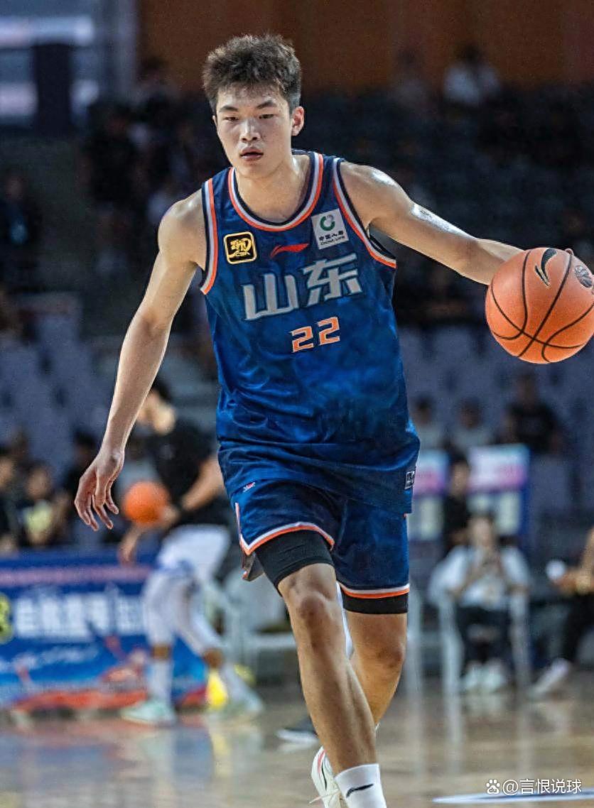 山东男篮国际比赛日止住颓势，志在NBA总决赛名次提升，话题不断，临场指挥获称赞的简单介绍