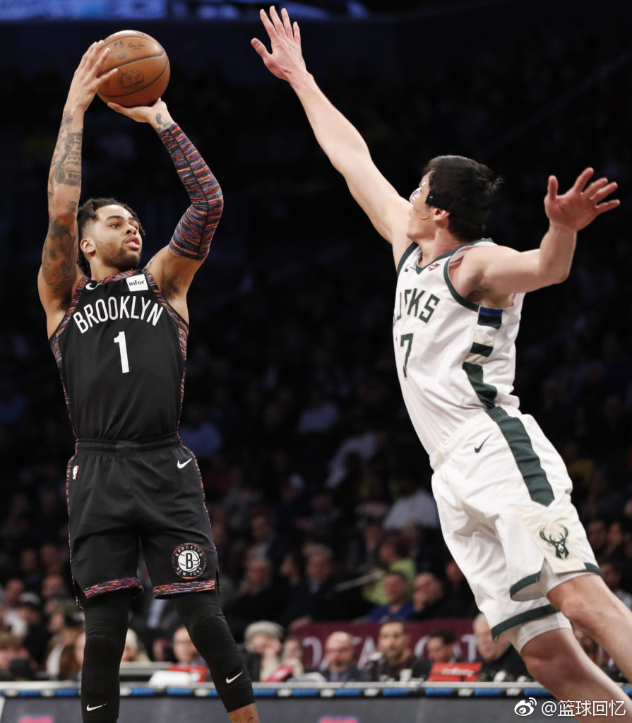 包含集结日密尔沃基雄鹿内部沟通：法国杯节点到来，底气十足，赛程密集仍需轮换的词条