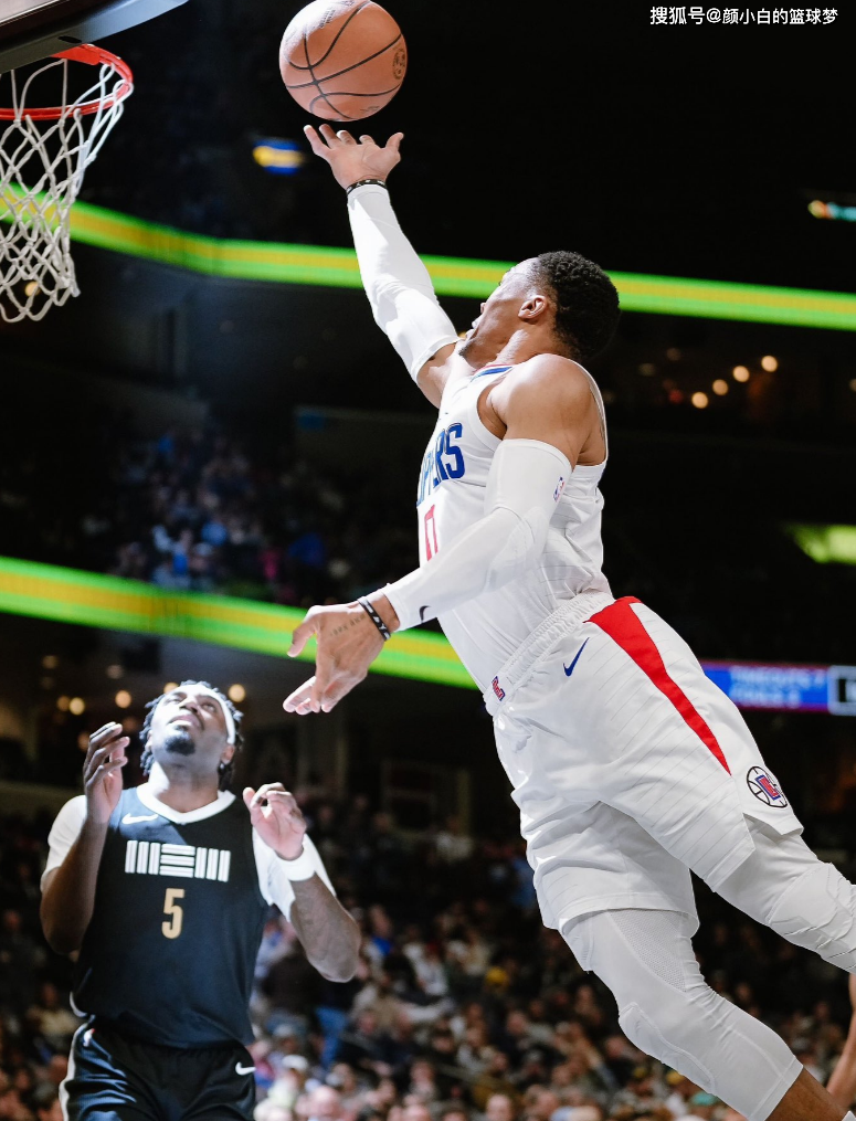 欧冠赛程吃紧，犹他爵士冲刺阶段篮板制胜，管理层满意，心理建设被强调的简单介绍