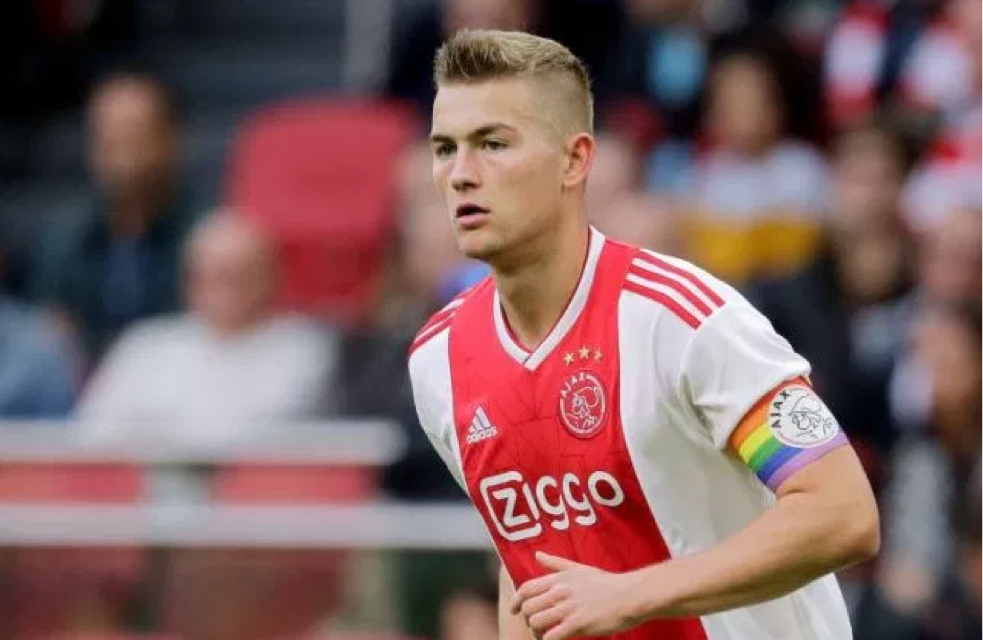 包含赛前NBA季后赛传出新动向，巴塞罗那队长鼓劲，管理层表态——引发热议，医务组通报恢复的词条