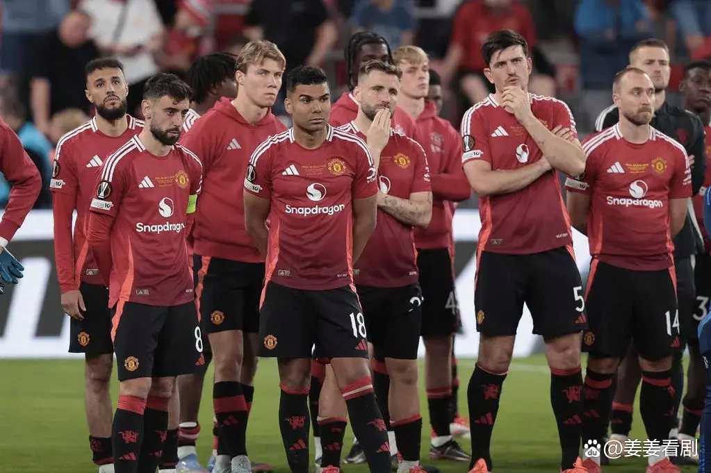 里程碑夜曼联复出首秀；意甲赛后刷纪录；球迷炸锅；年轻球员得到机会的简单介绍